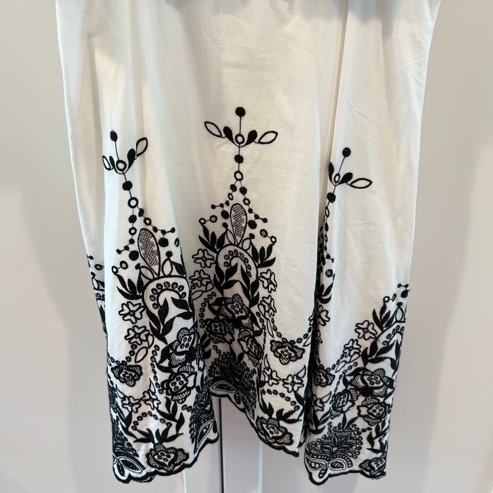 NWT! Parker White Cotton Eyelet Embroidered Summer Dress. Size Small. - Picture 4 of 11